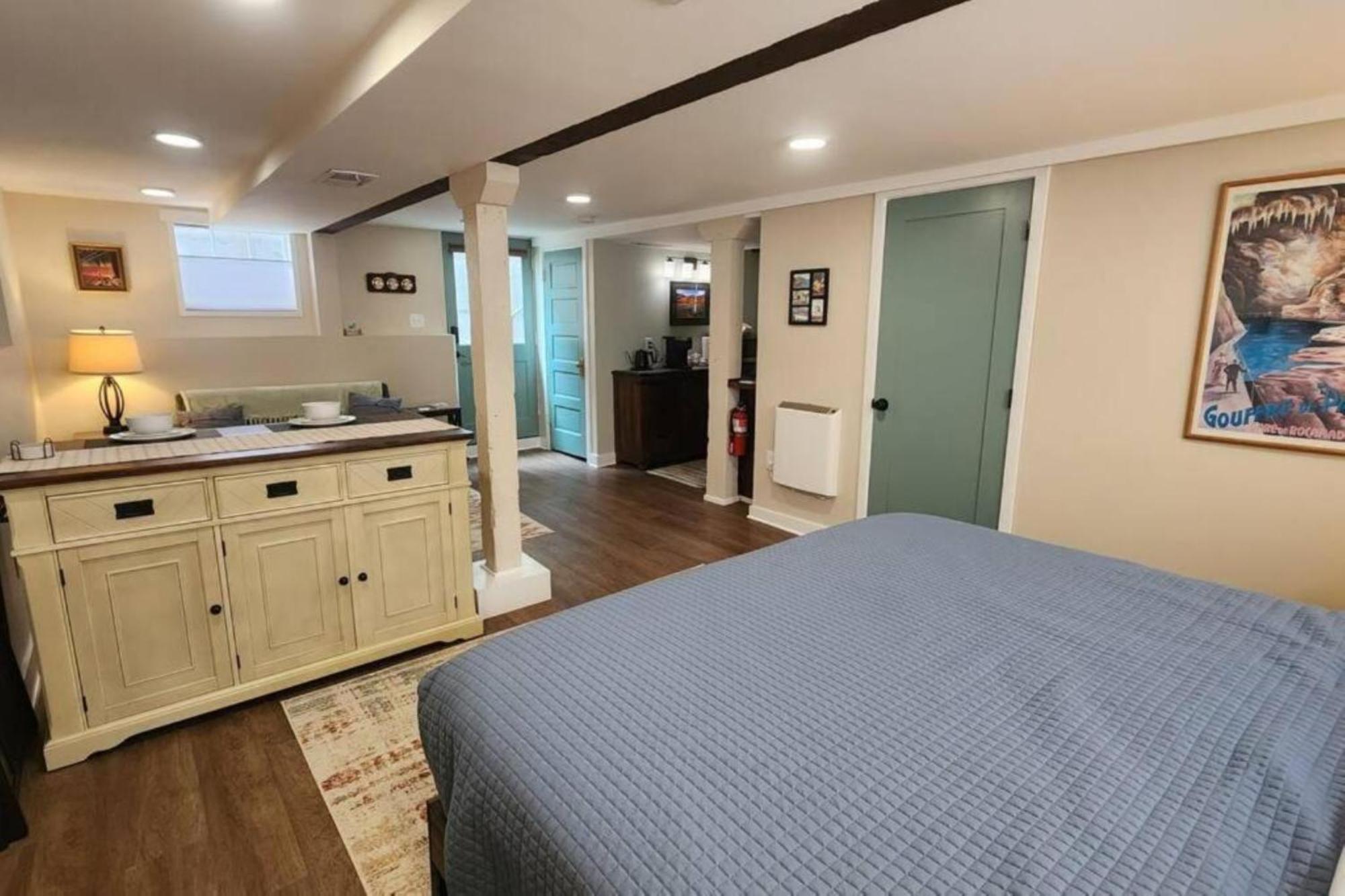 Apartment Grand Hideaway - King Bed! Astoria